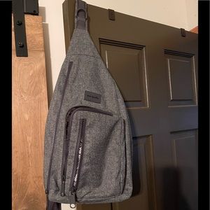 Vera Bradley sling bag